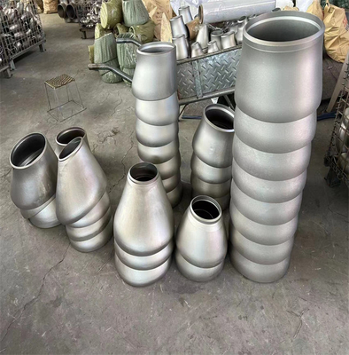 ASTM A860 WPHYX 52の炭素鋼の減力剤のSch 80の同心管の減力剤12インチ24インチ